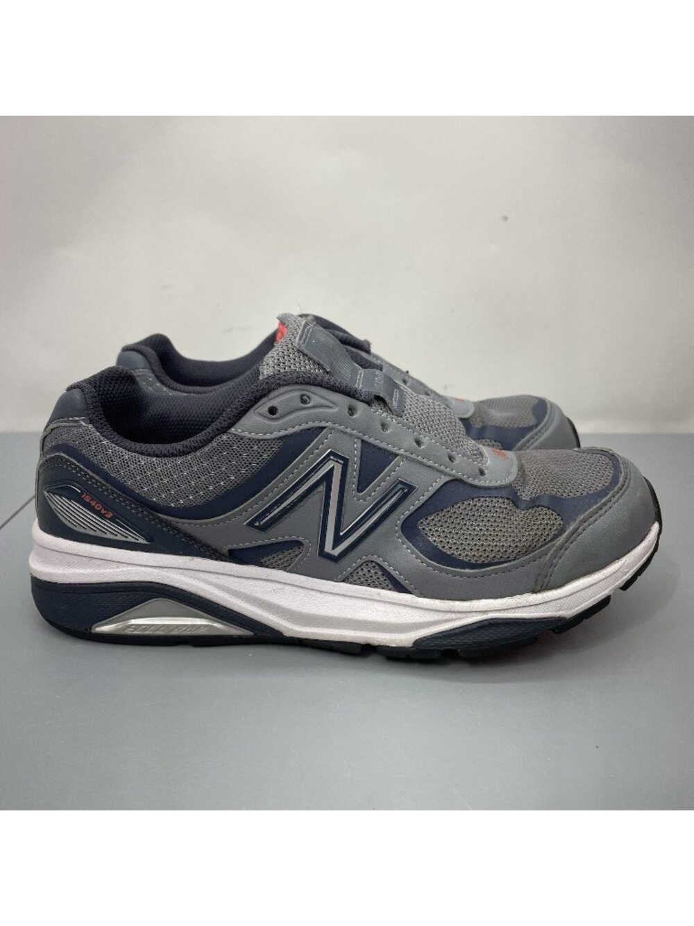New Balance 1540v3 Sneakers Shoes Running Training Walking Gray Womens 7 D Wide